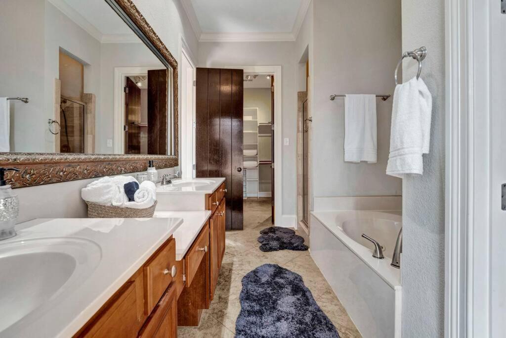 Luxury Home With Outdoor Patio And Game Room Мемфис Екстериор снимка