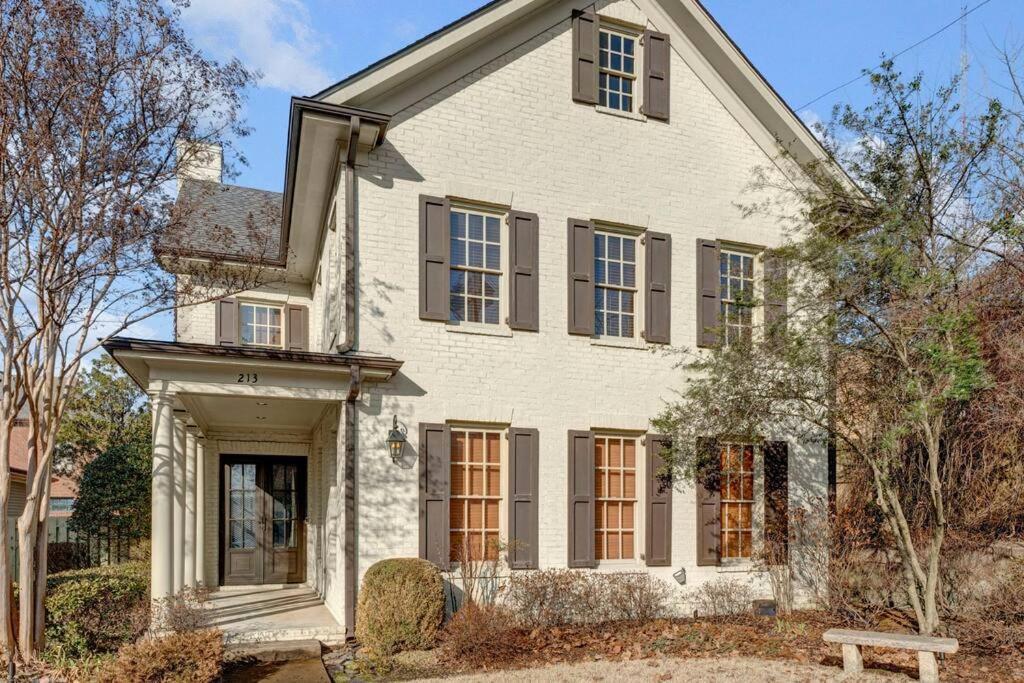 Luxury Home With Outdoor Patio And Game Room Мемфис Екстериор снимка