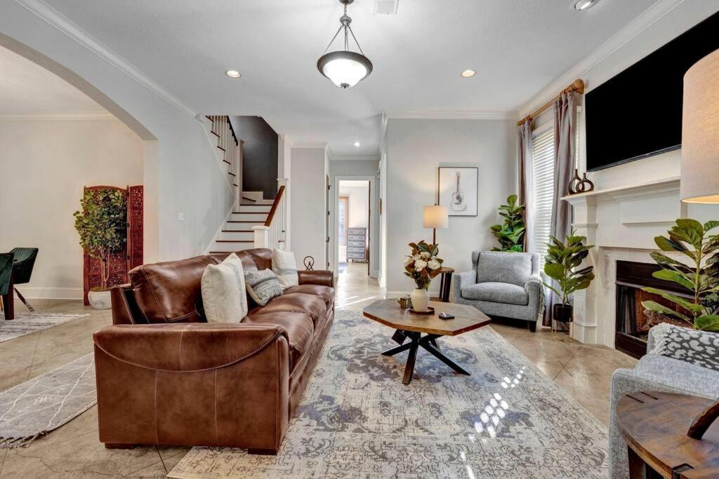 Luxury Home With Outdoor Patio And Game Room Мемфис Екстериор снимка