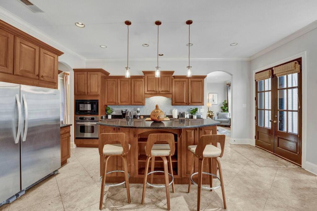 Luxury Home With Outdoor Patio And Game Room Мемфис Екстериор снимка